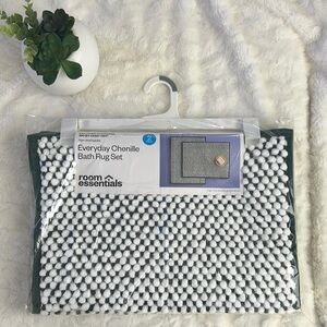 BOGO Room Essentials Everyday Chenille Bath Rug Set - White and Green, 2 Pack